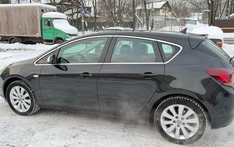 Opel Astra J, 2012 год, 660 000 рублей, 2 фотография
