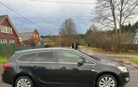 Opel Astra J, 2011 год, 900 000 рублей, 3 фотография