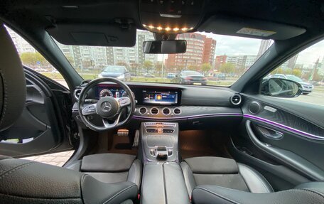 Mercedes-Benz E-Класс, 2019 год, 3 100 000 рублей, 13 фотография