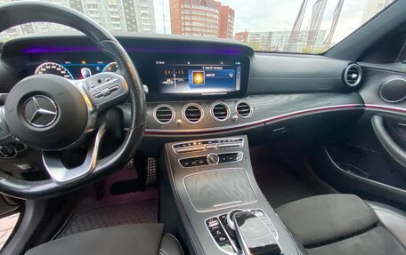 Mercedes-Benz E-Класс, 2019 год, 3 100 000 рублей, 10 фотография