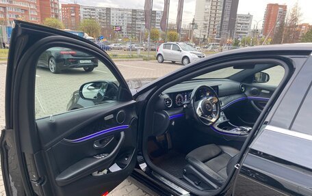 Mercedes-Benz E-Класс, 2019 год, 3 100 000 рублей, 16 фотография