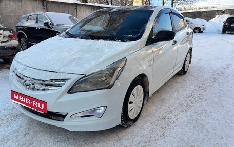 Hyundai Solaris II рестайлинг, 2015 год, 600 000 рублей, 1 фотография