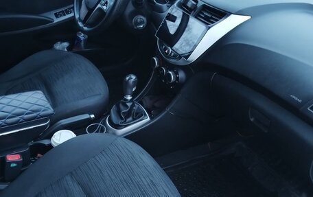 Hyundai Solaris II рестайлинг, 2015 год, 600 000 рублей, 7 фотография