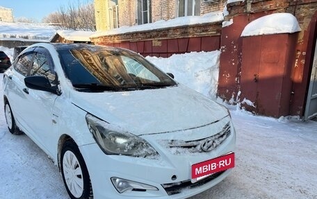 Hyundai Solaris II рестайлинг, 2015 год, 600 000 рублей, 4 фотография