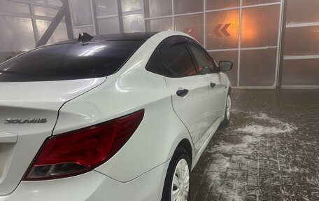 Hyundai Solaris II рестайлинг, 2015 год, 600 000 рублей, 13 фотография