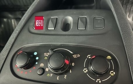 Renault Logan II, 2016 год, 750 000 рублей, 10 фотография