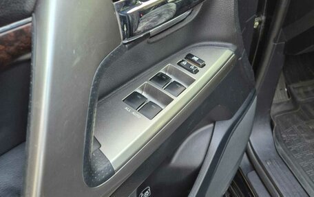 Toyota Land Cruiser 200, 2012 год, 3 700 000 рублей, 3 фотография