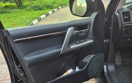 Toyota Land Cruiser 200, 2012 год, 3 700 000 рублей, 7 фотография