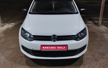 Volkswagen Polo VI (EU Market), 2015 год, 680 000 рублей, 1 фотография