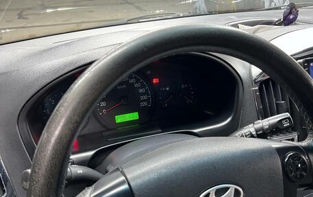 Hyundai Grand Starex Grand Starex I рестайлинг 2, 2011 год, 1 900 000 рублей, 2 фотография