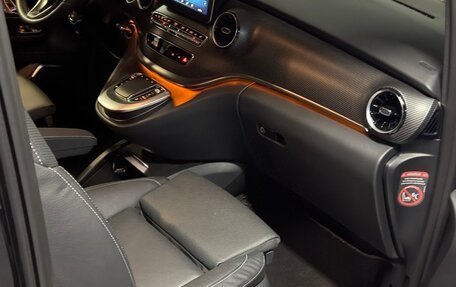 Mercedes-Benz V-Класс, 2023 год, 11 200 000 рублей, 16 фотография