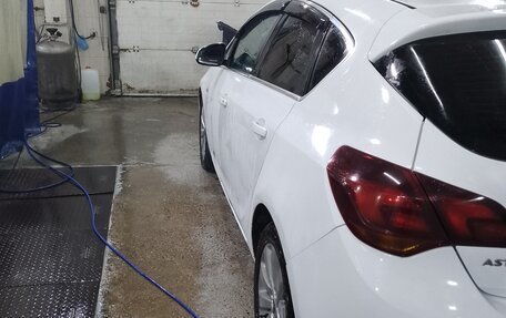 Opel Astra J, 2010 год, 400 000 рублей, 2 фотография