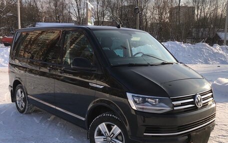 Volkswagen Multivan T6 рестайлинг, 2018 год, 6 500 000 рублей, 1 фотография