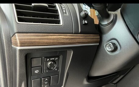 Toyota Land Cruiser Prado 150 рестайлинг 2, 2020 год, 6 200 000 рублей, 10 фотография