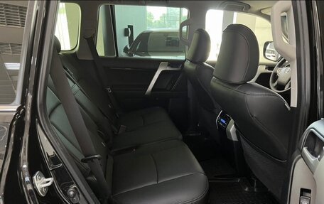 Toyota Land Cruiser Prado 150 рестайлинг 2, 2020 год, 6 200 000 рублей, 15 фотография