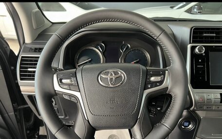 Toyota Land Cruiser Prado 150 рестайлинг 2, 2020 год, 6 200 000 рублей, 11 фотография