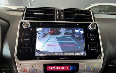 Toyota Land Cruiser Prado 150 рестайлинг 2, 2020 год, 6 200 000 рублей, 14 фотография