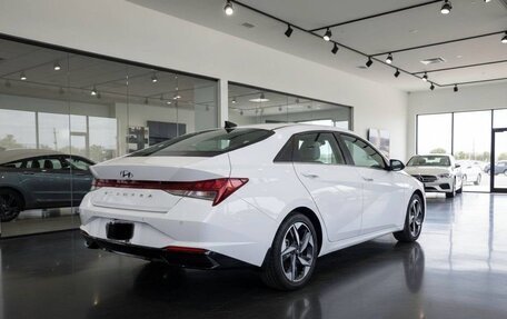 Hyundai Elantra, 2023 год, 2 350 000 рублей, 2 фотография