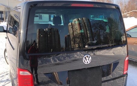 Volkswagen Multivan T6 рестайлинг, 2018 год, 6 500 000 рублей, 4 фотография