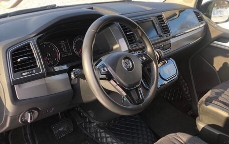 Volkswagen Multivan T6 рестайлинг, 2018 год, 6 500 000 рублей, 5 фотография