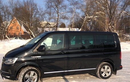 Volkswagen Multivan T6 рестайлинг, 2018 год, 6 500 000 рублей, 3 фотография