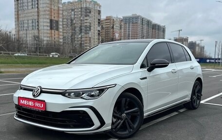 Volkswagen Golf VIII, 2022 год, 2 480 000 рублей, 1 фотография