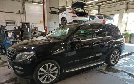 Mercedes-Benz M-Класс, 2014 год, 3 200 000 рублей, 4 фотография