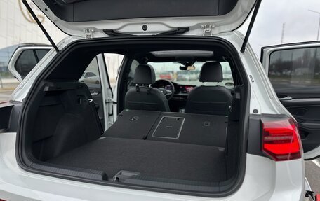 Volkswagen Golf VIII, 2022 год, 2 480 000 рублей, 24 фотография