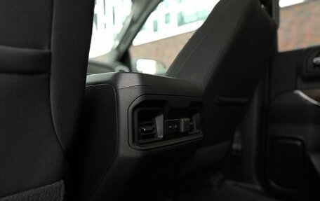 Chevrolet Silverado, 2021 год, 5 700 000 рублей, 26 фотография