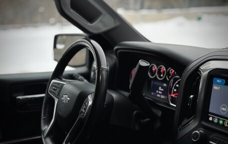 Chevrolet Silverado, 2021 год, 5 700 000 рублей, 32 фотография