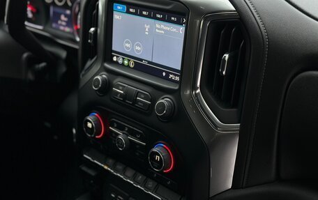 Chevrolet Silverado, 2021 год, 5 700 000 рублей, 33 фотография