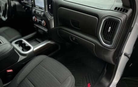 Chevrolet Silverado, 2021 год, 5 700 000 рублей, 31 фотография