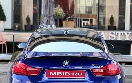 BMW M4, 2018 год, 5 650 000 рублей, 4 фотография