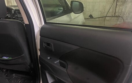 Mitsubishi Outlander III рестайлинг 3, 2014 год, 1 400 000 рублей, 7 фотография