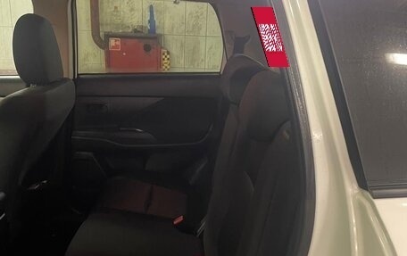 Mitsubishi Outlander III рестайлинг 3, 2014 год, 1 400 000 рублей, 10 фотография