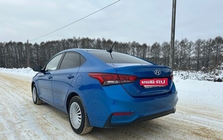 Hyundai Solaris II рестайлинг, 2018 год, 850 000 рублей, 3 фотография