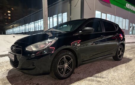 Hyundai Solaris II рестайлинг, 2012 год, 900 000 рублей, 9 фотография