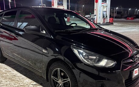 Hyundai Solaris II рестайлинг, 2012 год, 900 000 рублей, 10 фотография