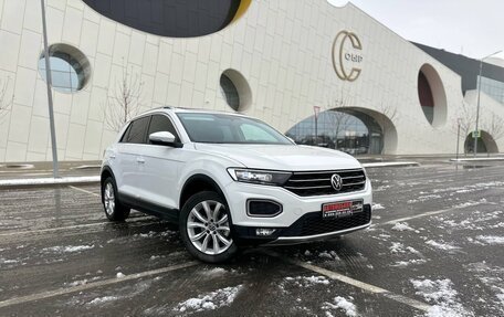 Volkswagen T-Roc I, 2023 год, 2 100 000 рублей, 7 фотография