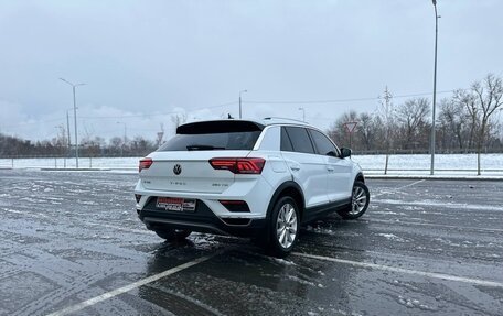 Volkswagen T-Roc I, 2023 год, 2 100 000 рублей, 5 фотография