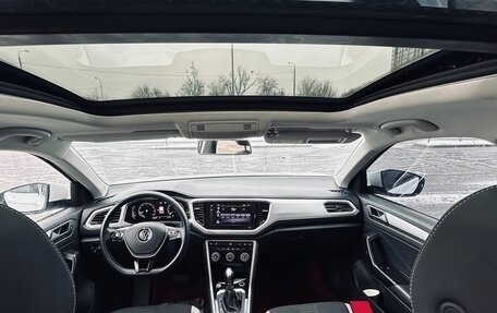 Volkswagen T-Roc I, 2023 год, 2 100 000 рублей, 19 фотография