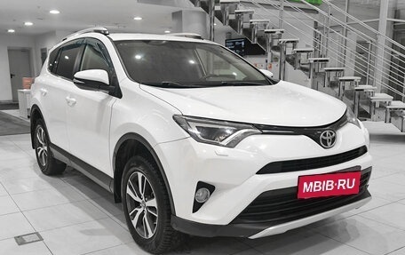 Toyota RAV4, 2018 год, 2 750 000 рублей, 3 фотография