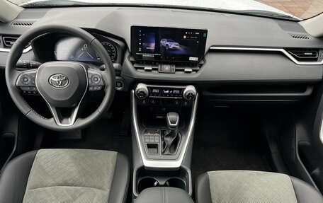 Toyota RAV4, 2025 год, 4 150 000 рублей, 9 фотография