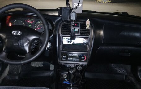 Hyundai Sonata IV рестайлинг, 2004 год, 405 000 рублей, 9 фотография