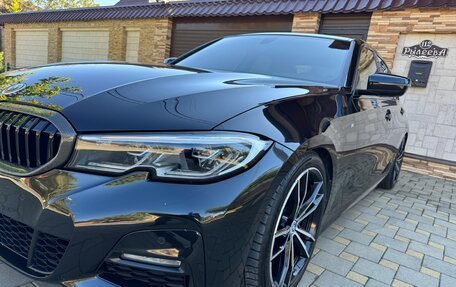 BMW 3 серия, 2019 год, 3 900 000 рублей, 15 фотография