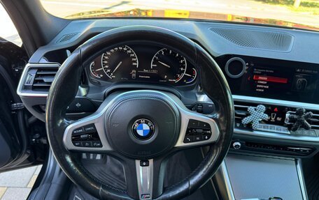 BMW 3 серия, 2019 год, 3 900 000 рублей, 21 фотография