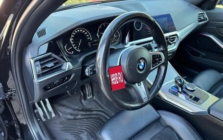 BMW 3 серия, 2019 год, 3 900 000 рублей, 18 фотография