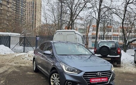 Hyundai Solaris II рестайлинг, 2017 год, 1 100 000 рублей, 1 фотография