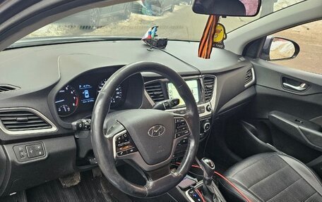 Hyundai Solaris II рестайлинг, 2017 год, 1 100 000 рублей, 2 фотография