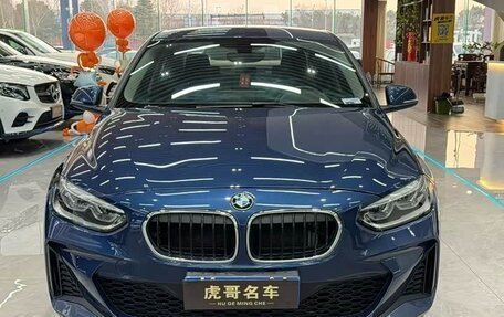 BMW 1 серия, 2023 год, 1 400 600 рублей, 2 фотография